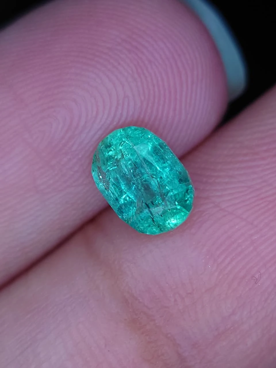 0.8ct Natural Oval Faceted Panjsher Emerald from Afghanistan — view 3